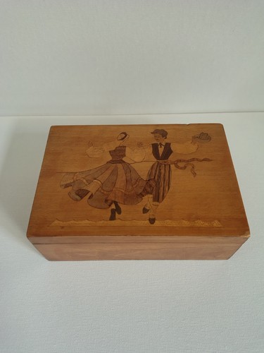 Vintage wooden trinket - trinket, box